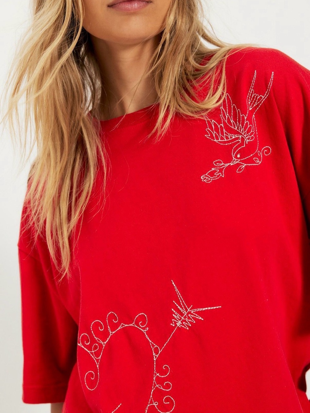 NWT Free People x Ragabond More Amore Embroidered Tee. Size Medium. Red - Picture 2 of 4